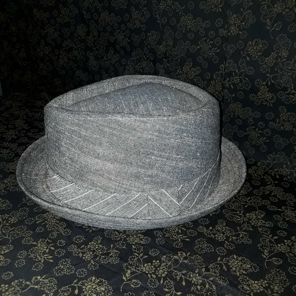 D & Y Gray Hat - Picture 2 of 5